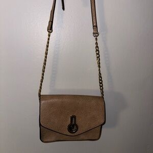 Elegant Tan Leather Shoulder Bag